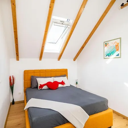 Loft Release Ruby Dubrovnik