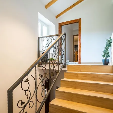 Loft Release Ruby * 두브로브니크