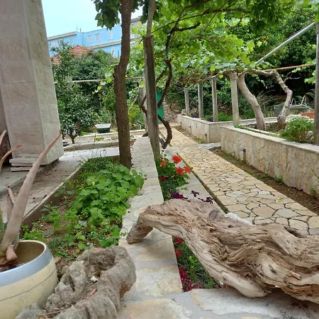 Loft Release Ruby 公寓 *