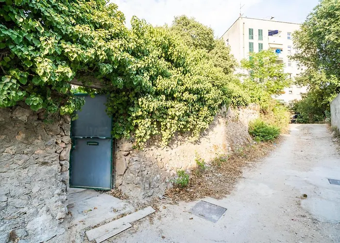 Loft Release Ruby Dubrovnik